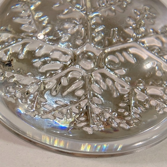 Avon Vintage Glass SNOWFLAKE Paperweight - Picture 4 of 6